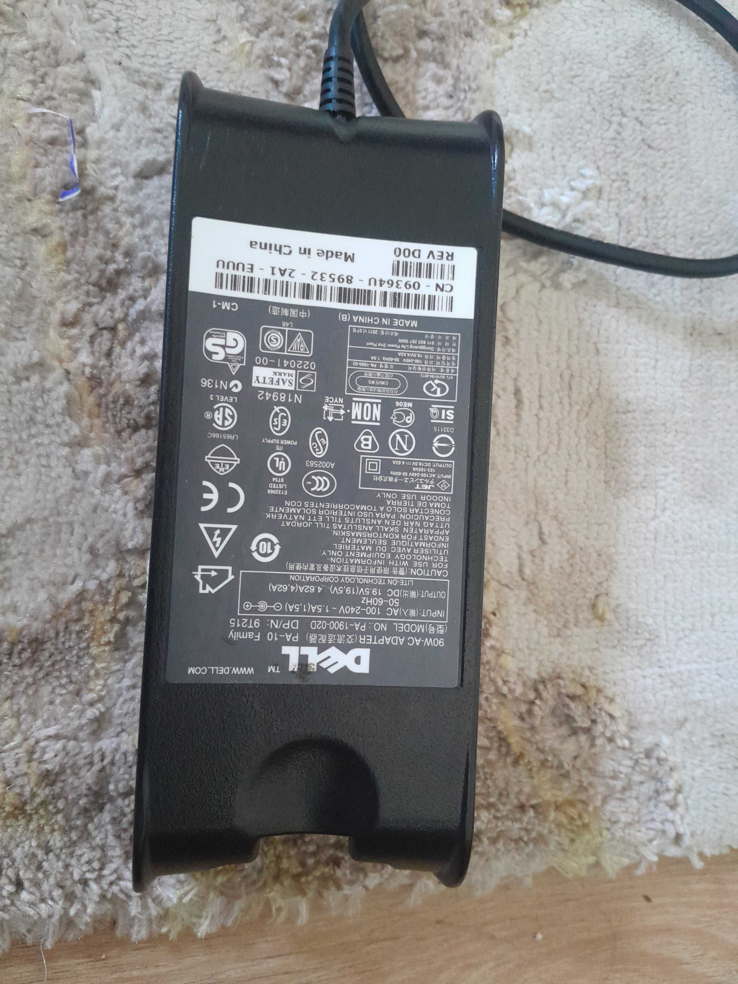 Portátil Dell para peças. Windows 10 Home, 64 bits, sem bateria.