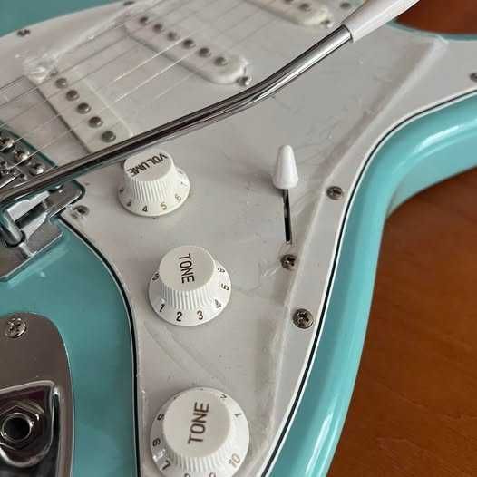 Sprzedam gitarę JAY TURSER JT-300-DB.