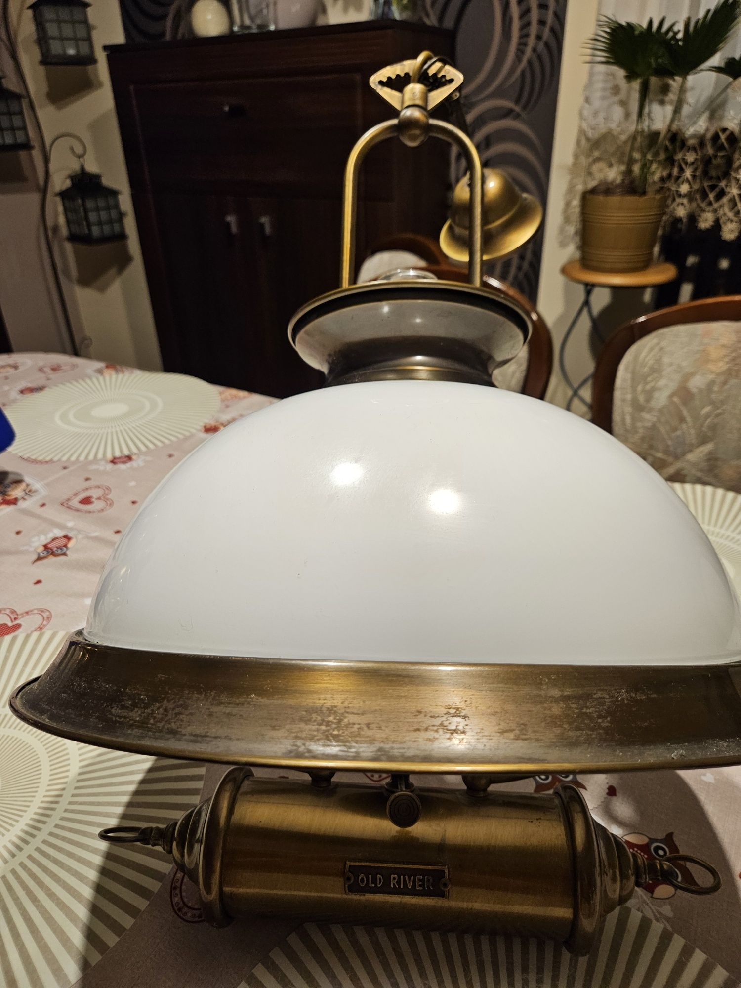 Rustykalną lampa do kuchni