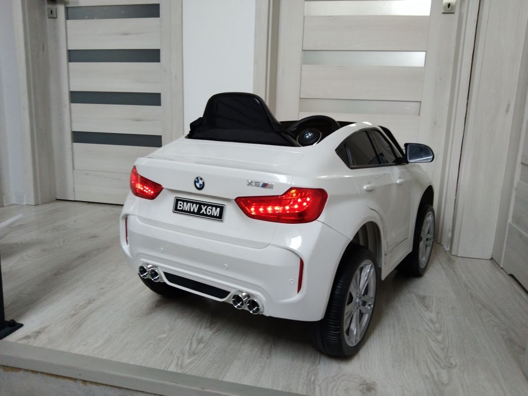 Auto autko pojazd samochodzik BMW X6M na akumulator