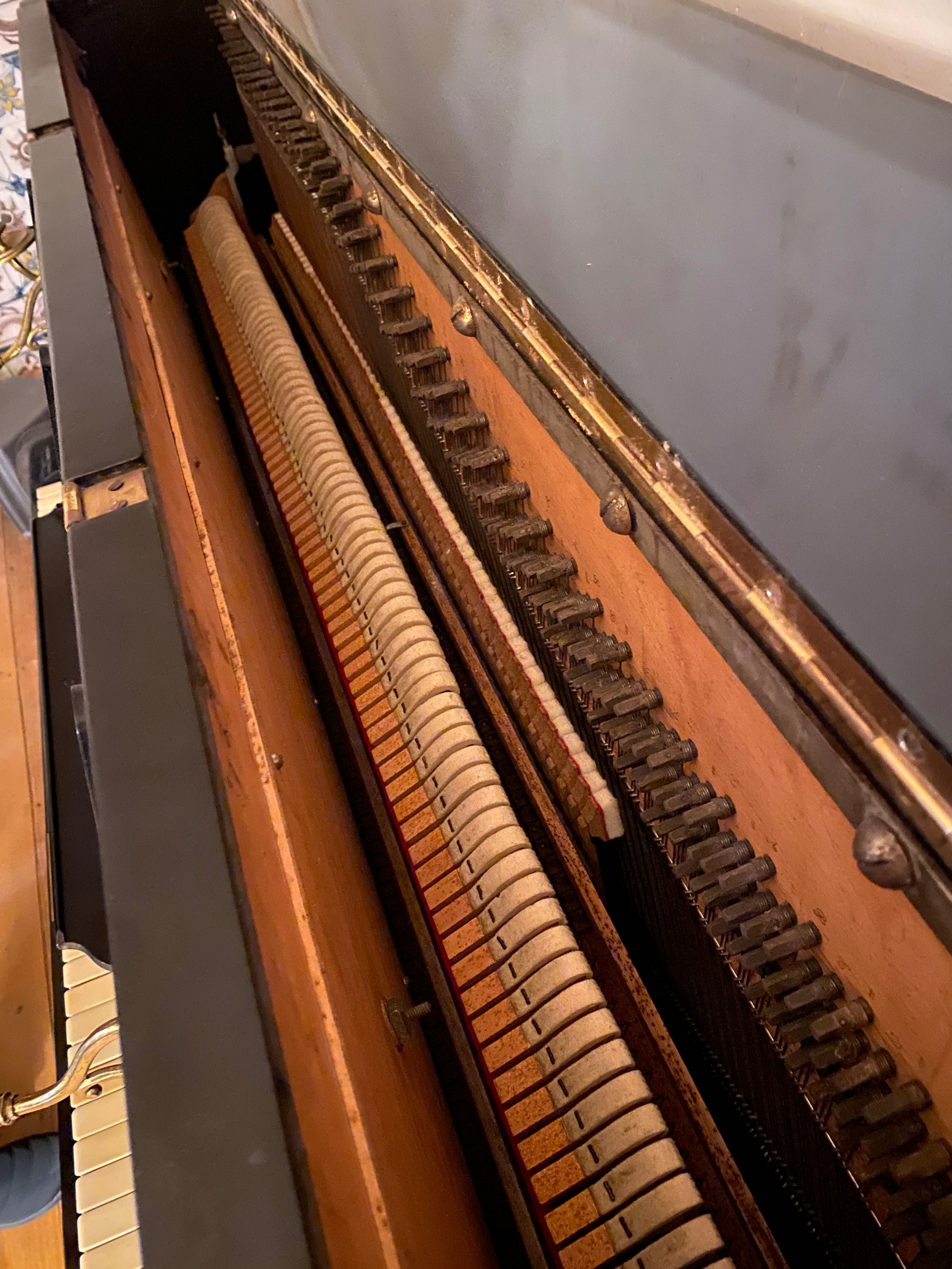 Piano Vertical GAVEAU - excelente conservação
