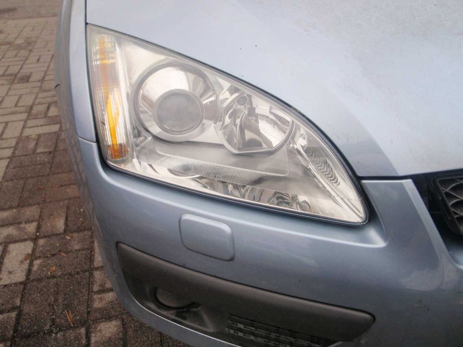 Ford Focus mk2 lampa ksenonowa prawa kompletna 04-07