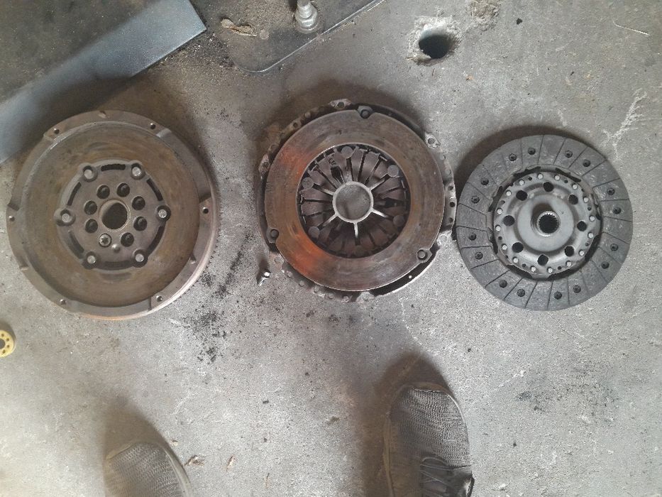 Komplettt sprzęgło, koło dwumasowe, tarcza Kia Ceed 2009r 2.0 crdi,6 b