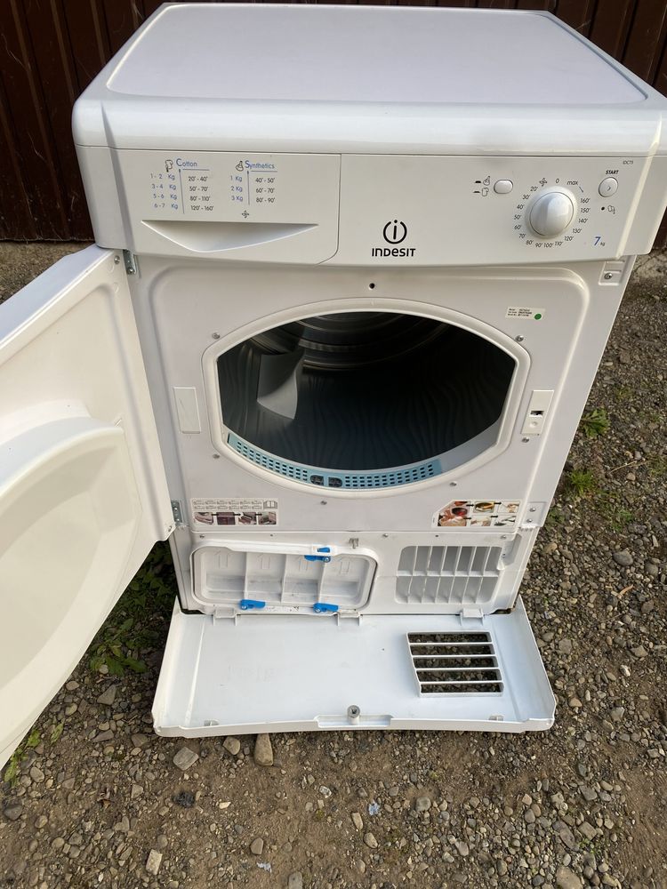 Сушка одягу Indesit з Голандіі 7kg