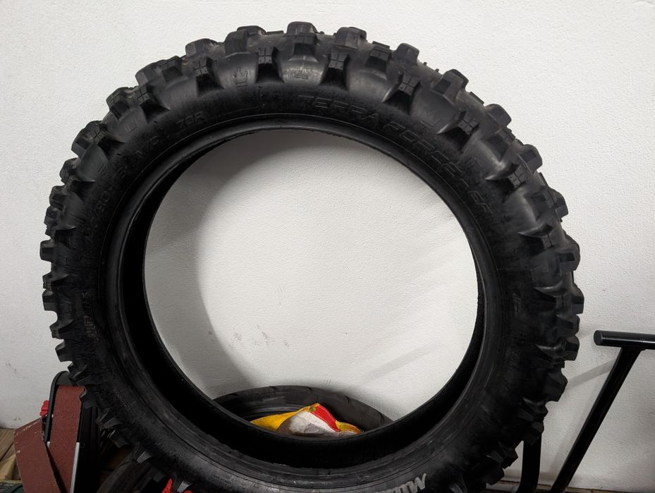 Vendo mitas terraforce ef 140, risca Amarela