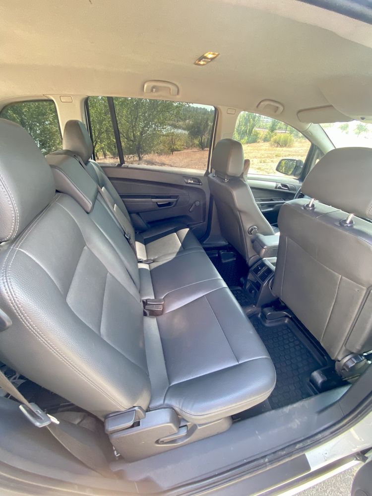 Продам автомобіль opel zafira 2011 1.6 CNG