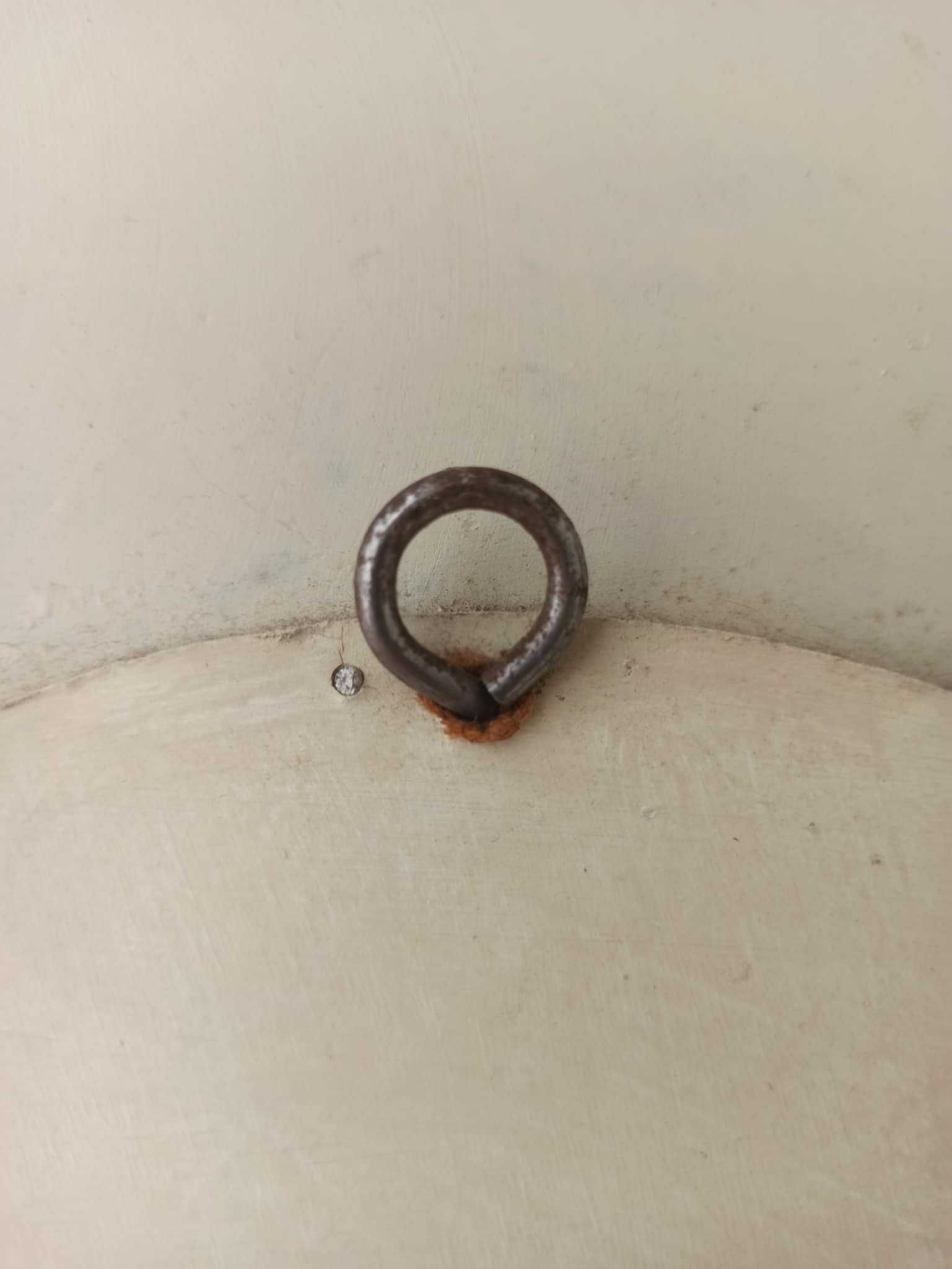 Espelho de parede, moldura em madeira tons branco e dourado