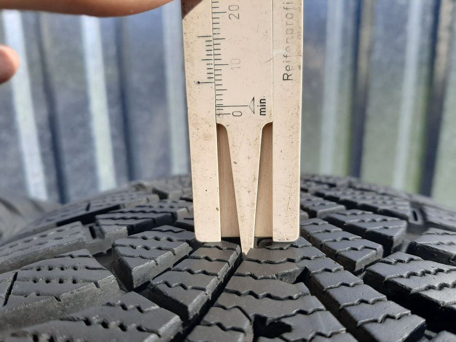 4x Opony zimowe 205/60R16 GoodYear UltraGrip 9 / 7mm