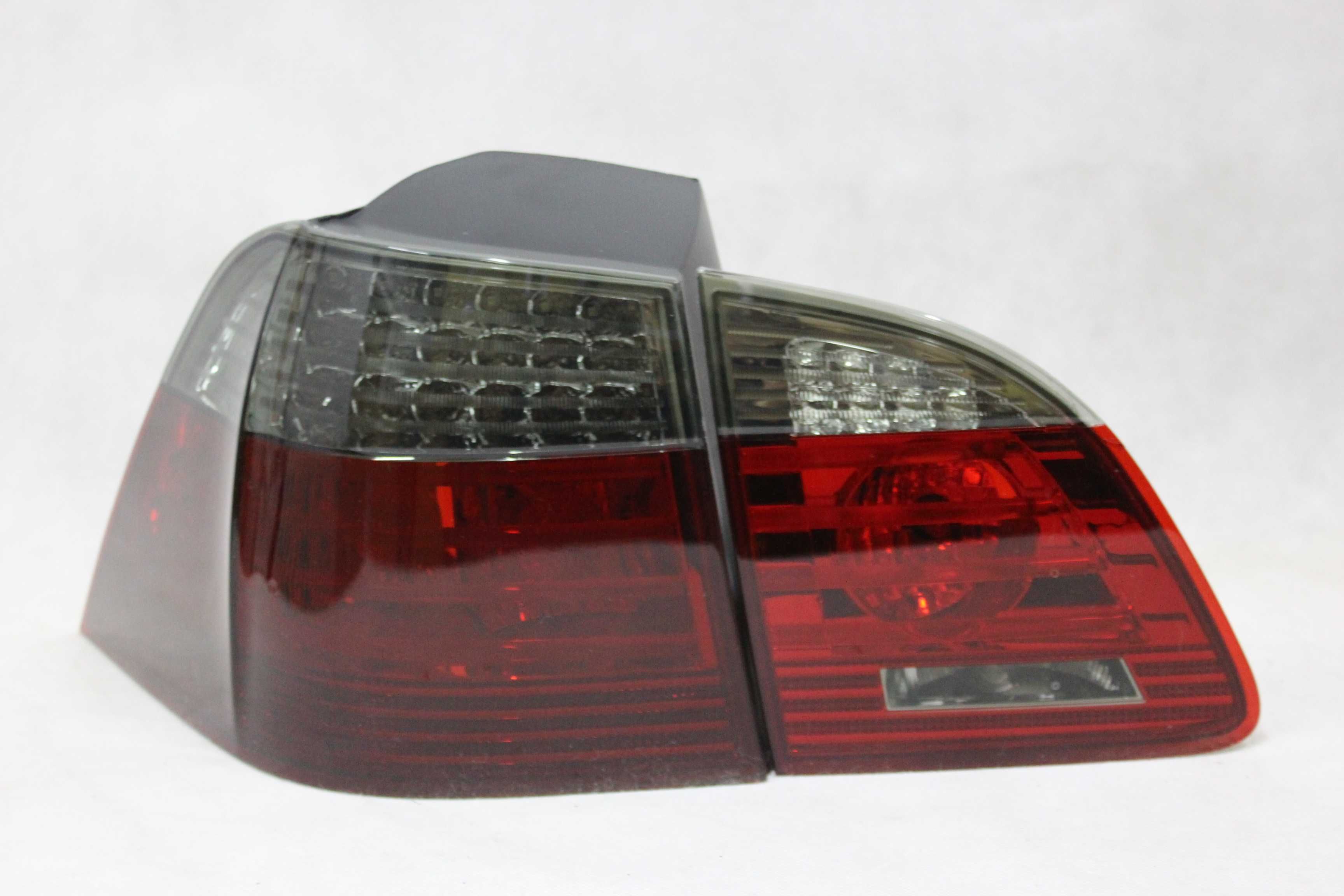 Lampy tył tylne BMW E61 04-07 LCI look TOURING LED NEON Red Smoke