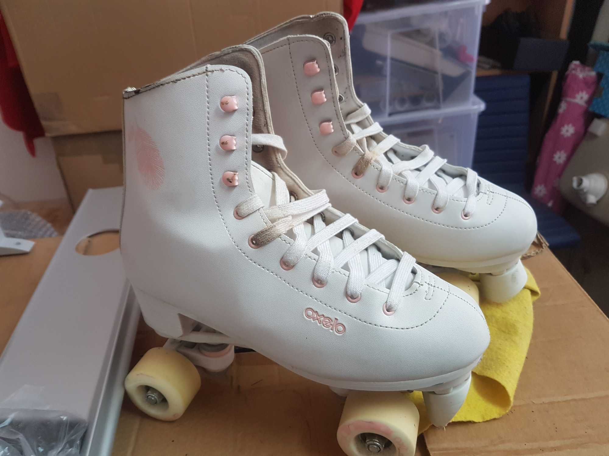 Patins usados em estado razoável