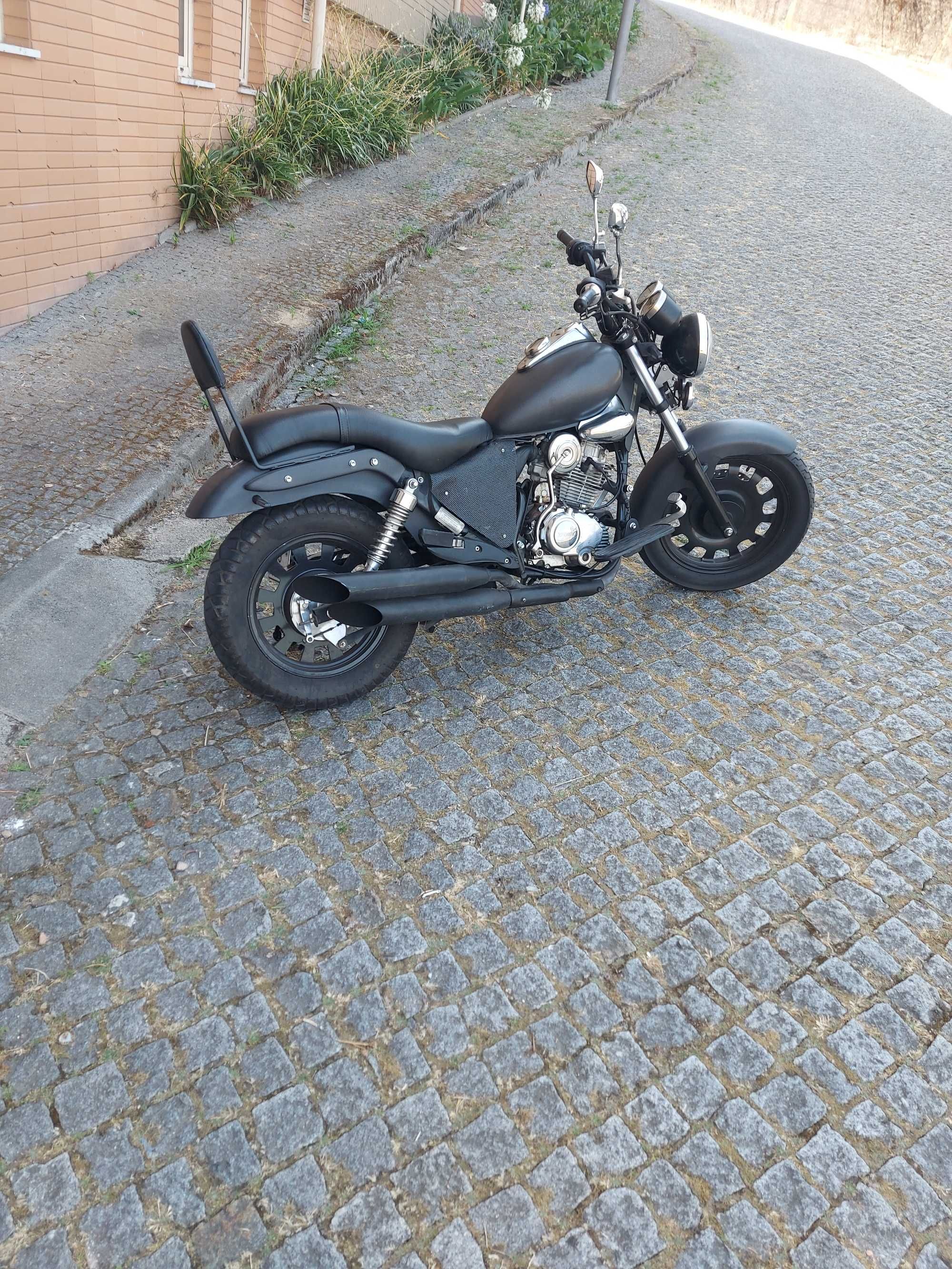 Moto Superlight 125