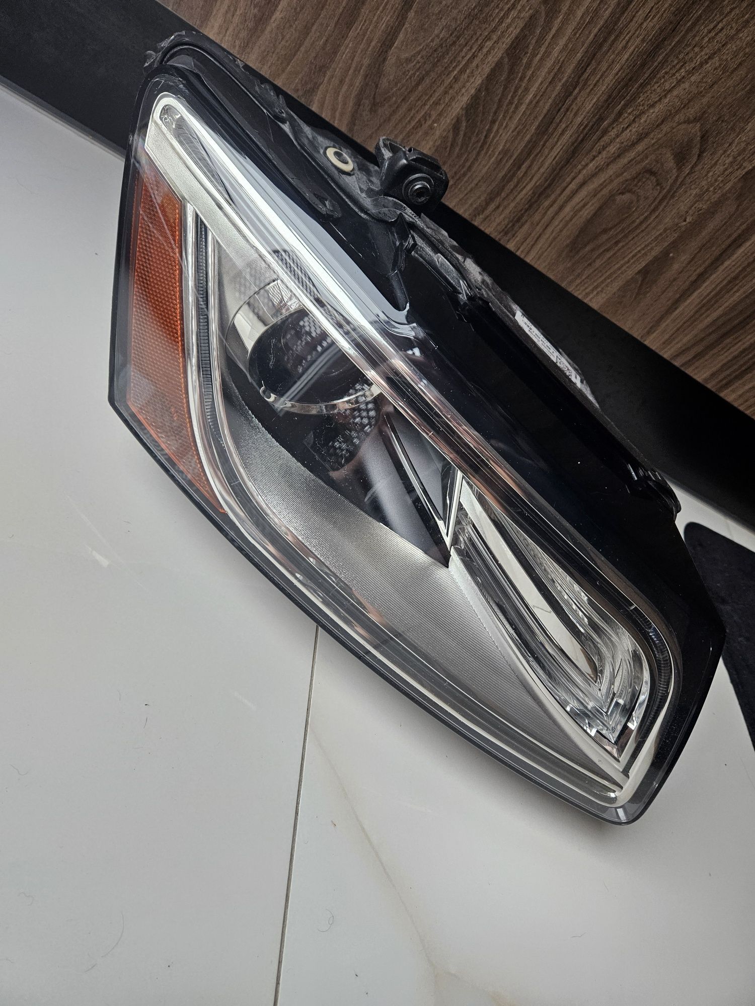 Lampa prawa reflektor Audi Q5