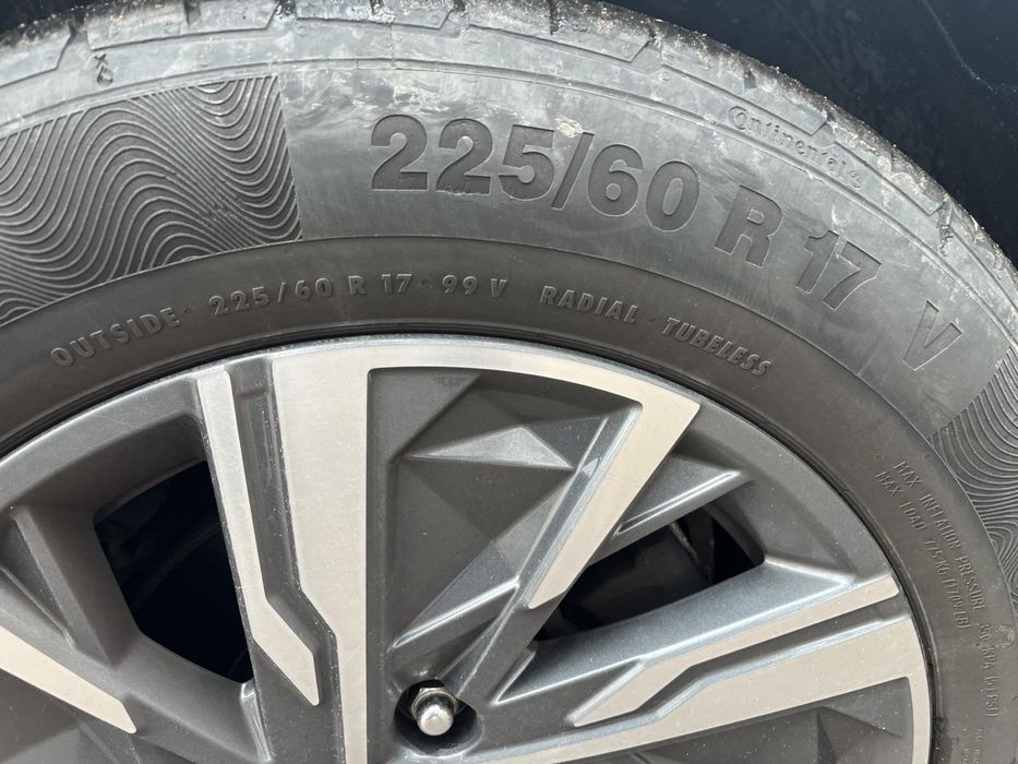 Продам літню гуму, покришки контенинталь!