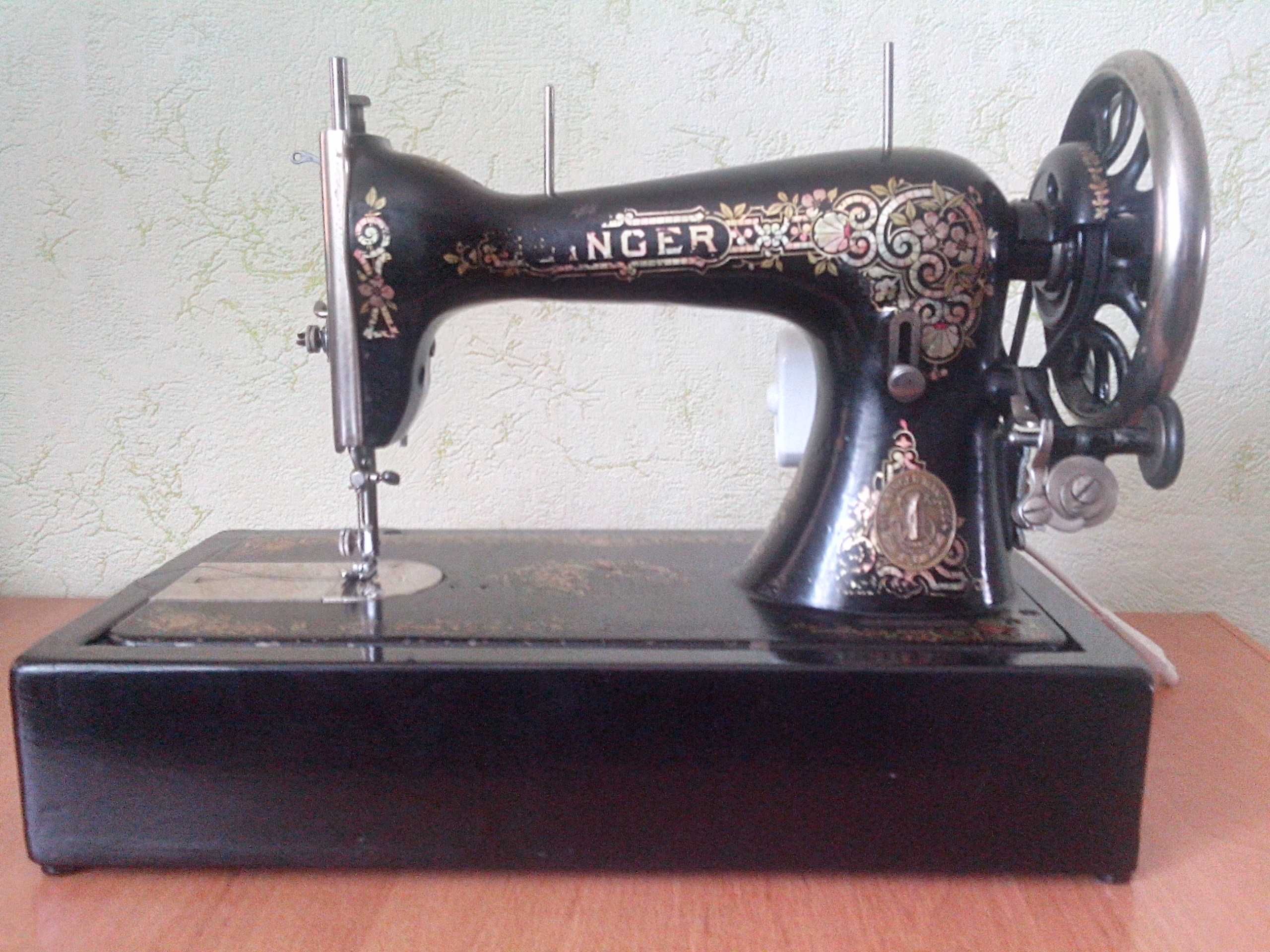 Ремонт старих швейних машин радянських часів .