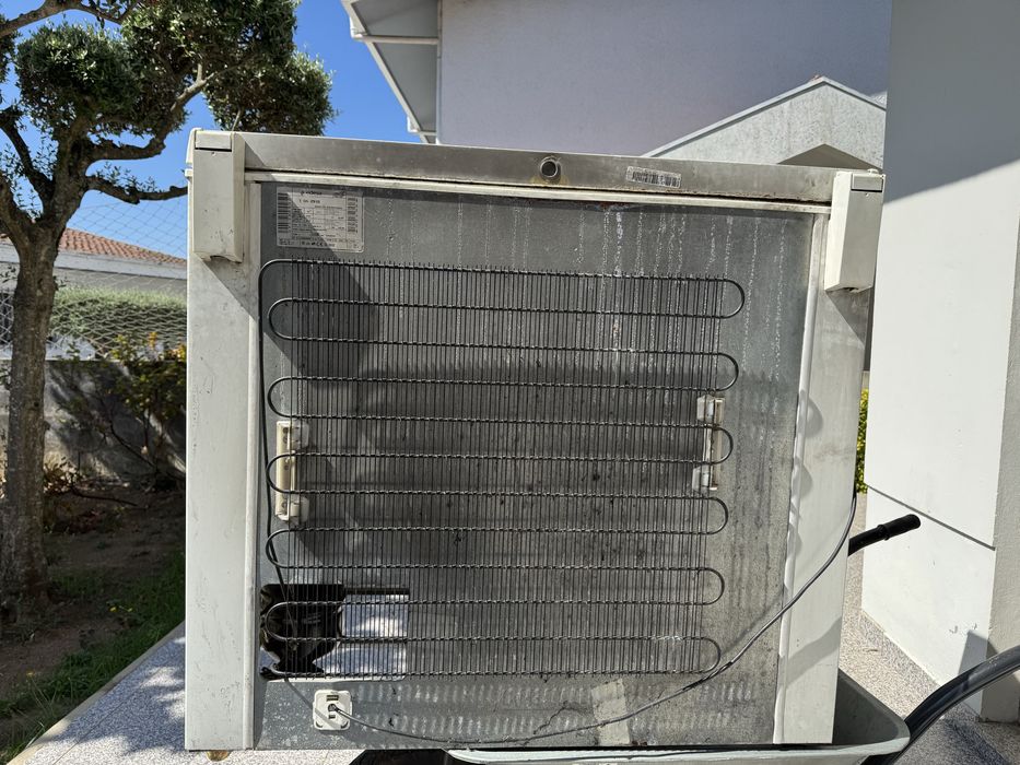 Arca congeladora a funcionar bem