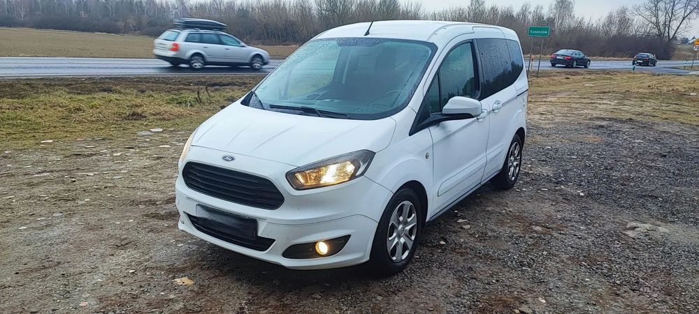 Ford Tourneo Courier bezwypadkowy nowy rozrząd fajna wersja super stan