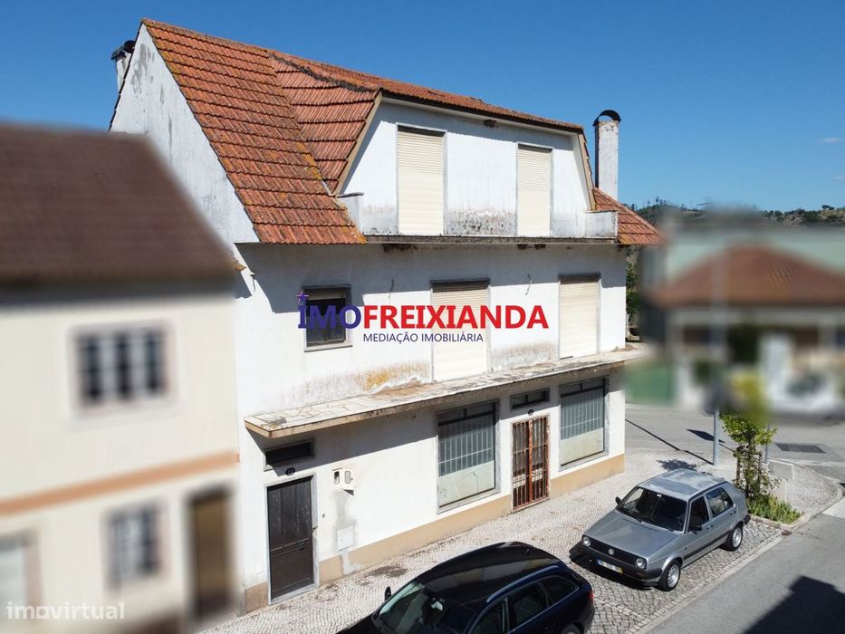 Moradia  no centro da Freixianda