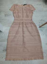 Beżowa lub brzoskwiniowa sukienka ażurowa top secret 34