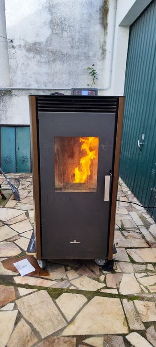 Salamandra de pellets Bronpi