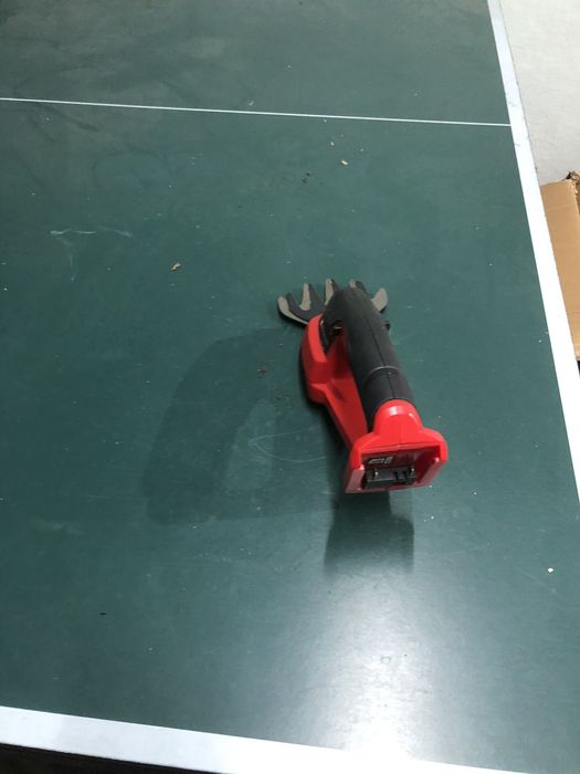 Ножиці для трави акумуляторні Einhell GE-CG 18/1