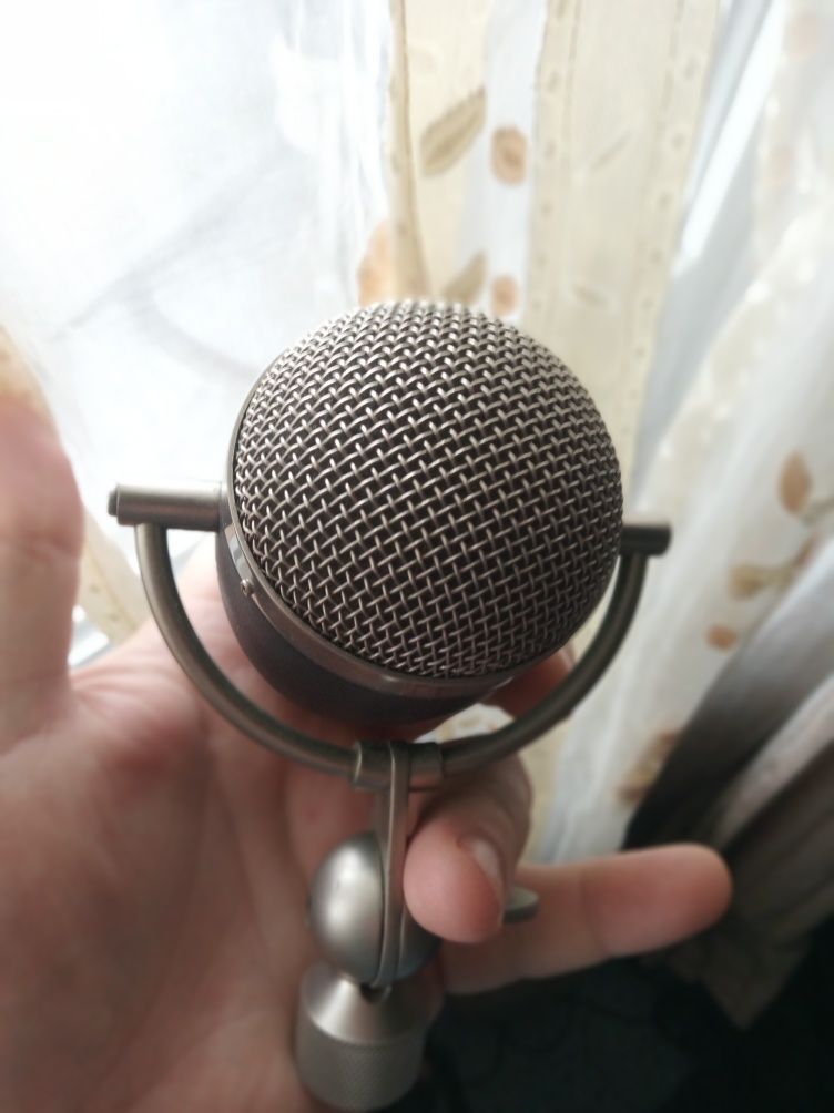 Electro Voice Raven Dynamic Microphone вокальный микрофон cardinal