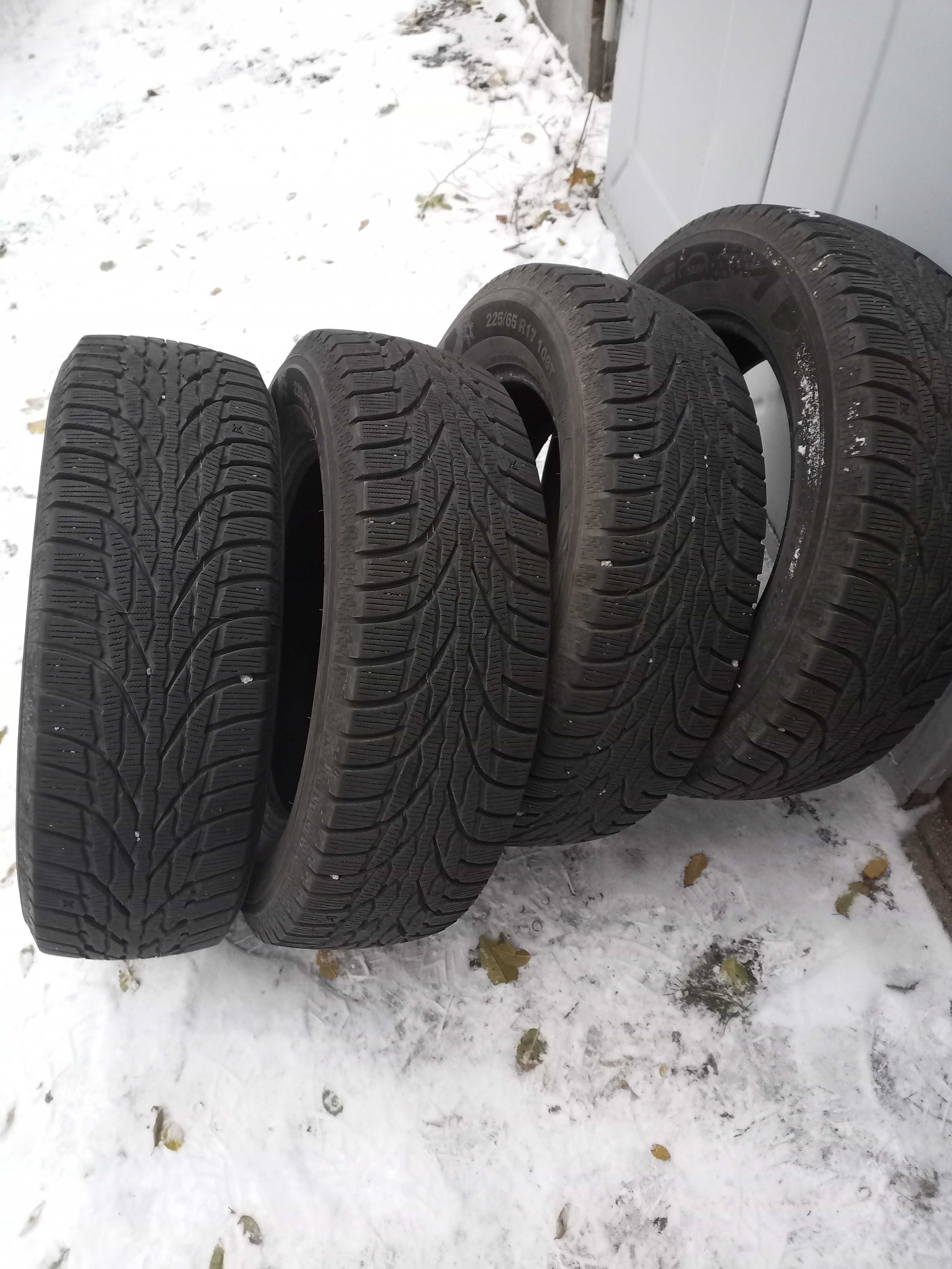 Зимова гума   KUMHO 225/65 R17