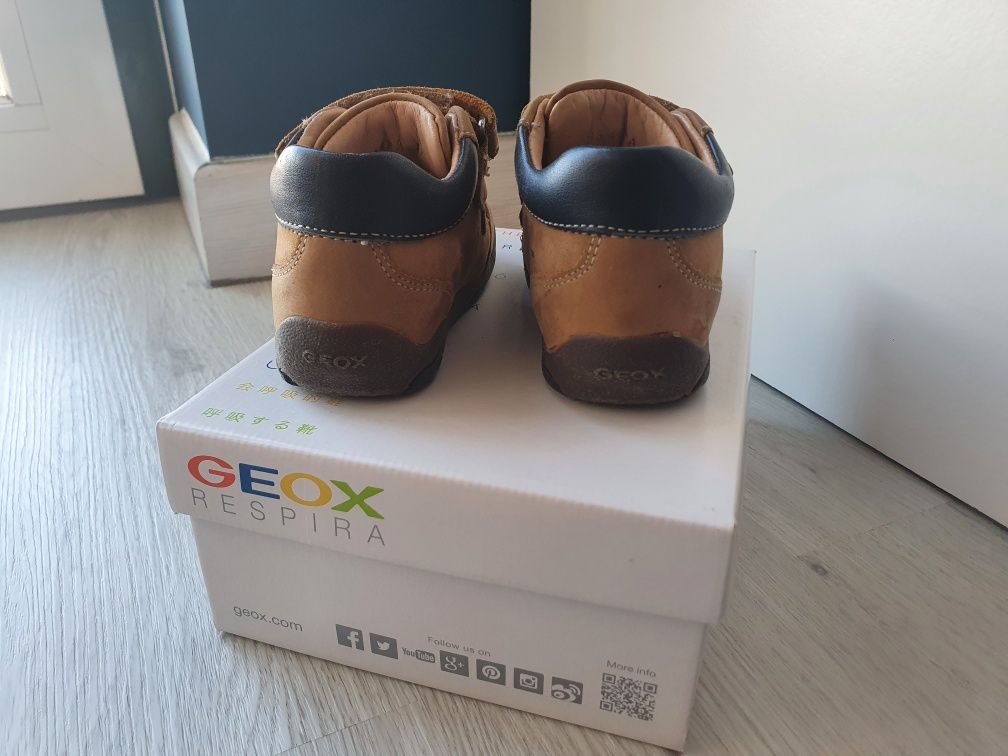 Sapatos/botas Geox tamanho 22