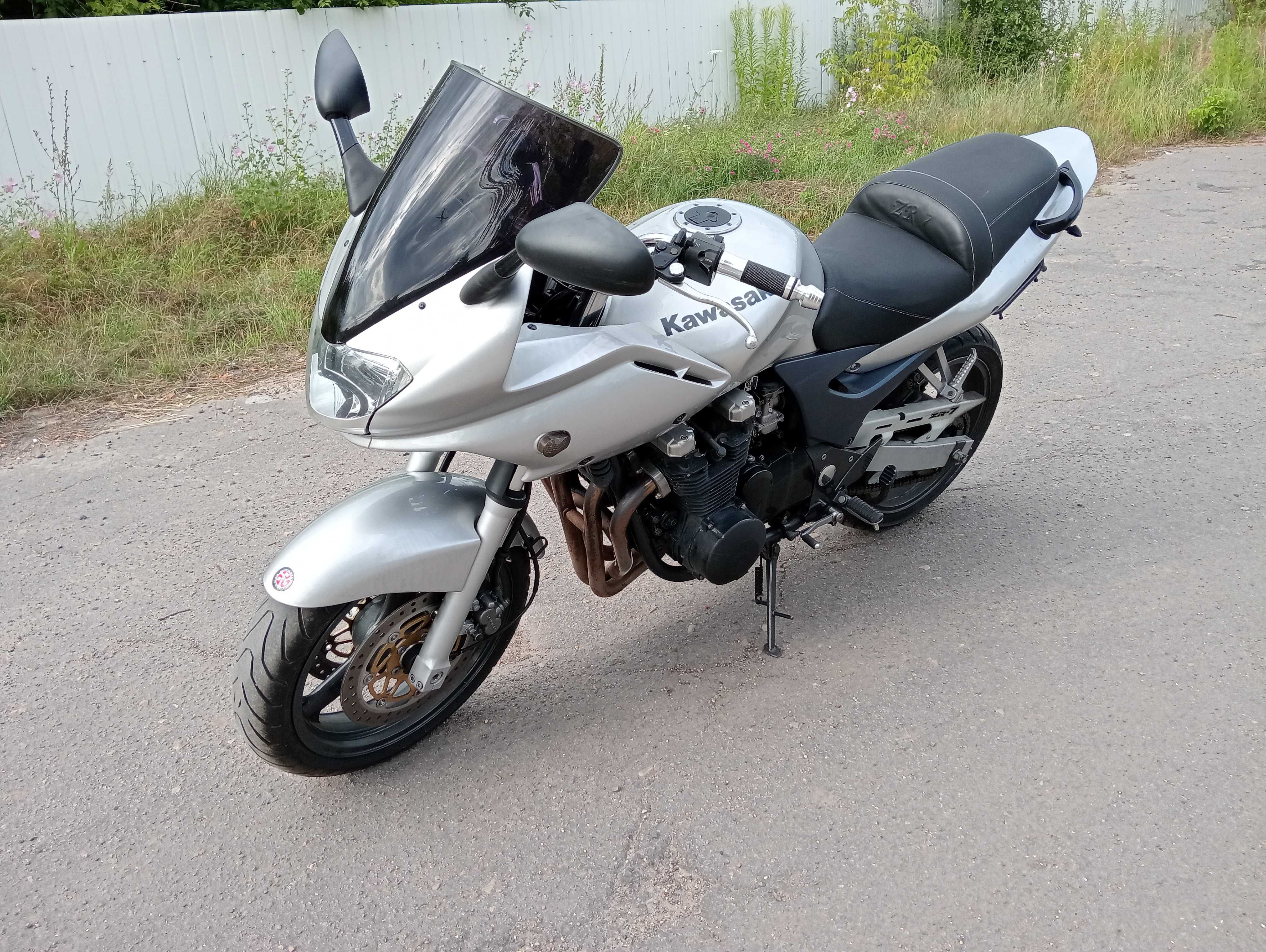 Продам kawasaki zr-7s