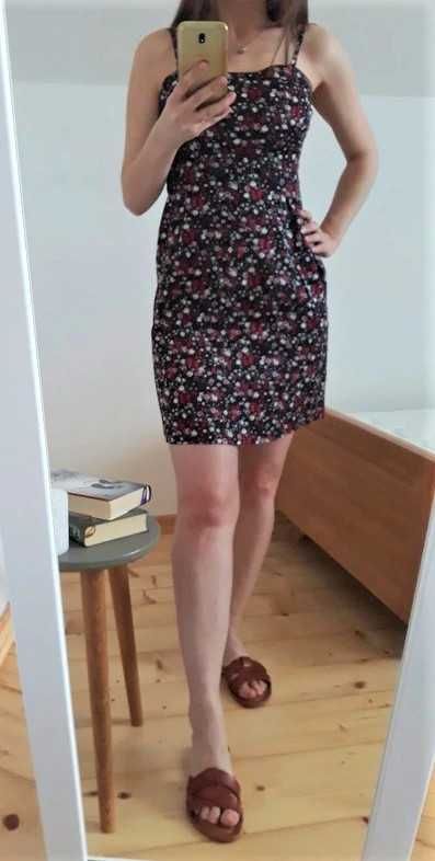 Czarna czerwona letnia sukienka mini w kwiaty Cache Cache XS S