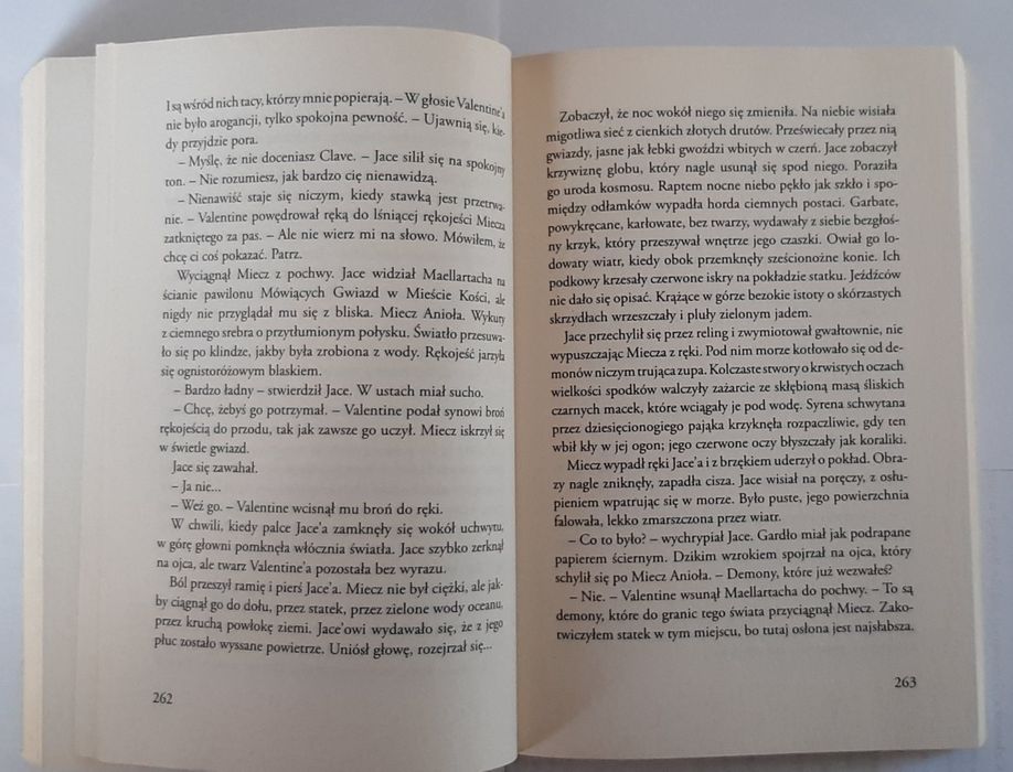 Miasto popiołów Cassandra Clare t.II