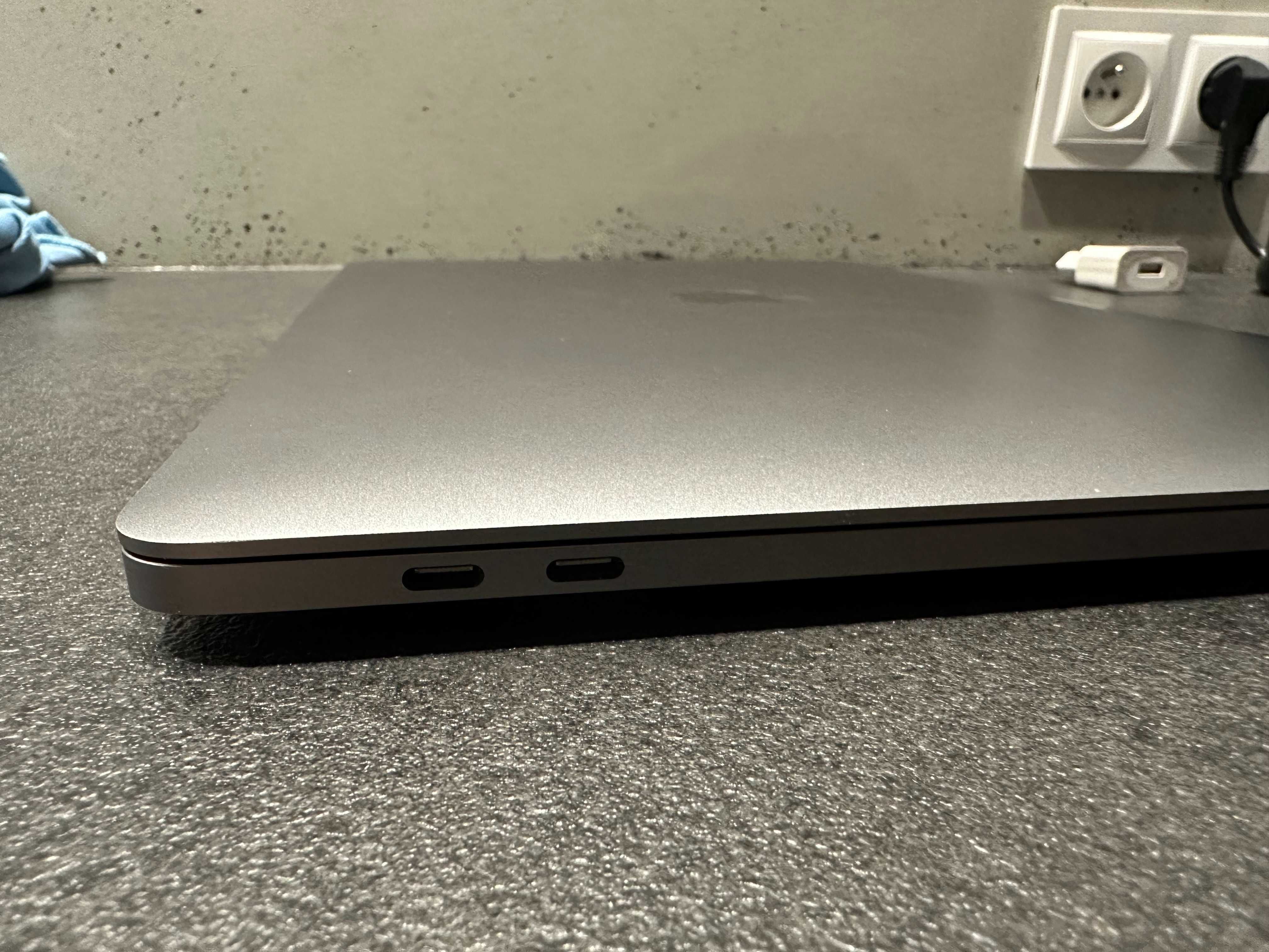 MacBook Pro A1990, Core i7,16GB/512GB, NOWA BATERIA, POLSKA WERSJA