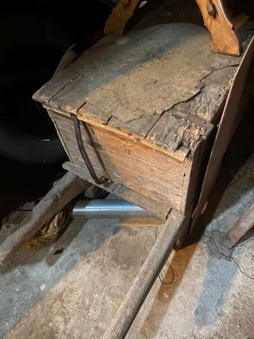 Sprzęt rolniczy, kultywator, brony, wóz drewniany, śrutownik