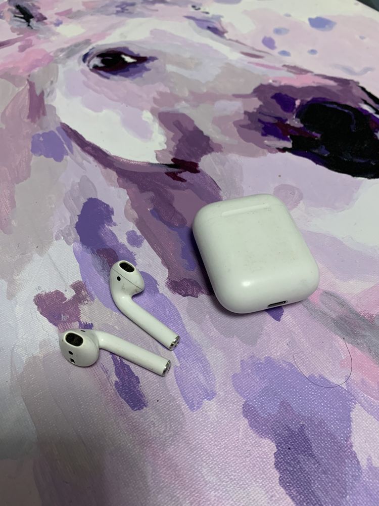 Продам наушники Apple AirPods оригинал все работает