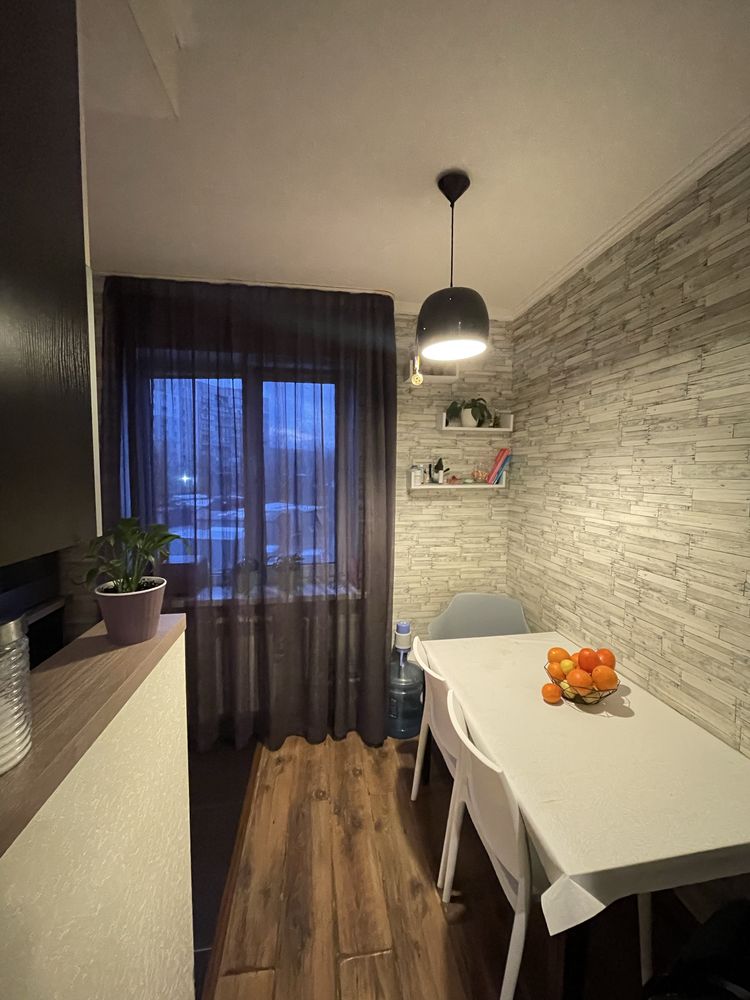 Продаж 3-к.кв з гаражем по Головатого 6.