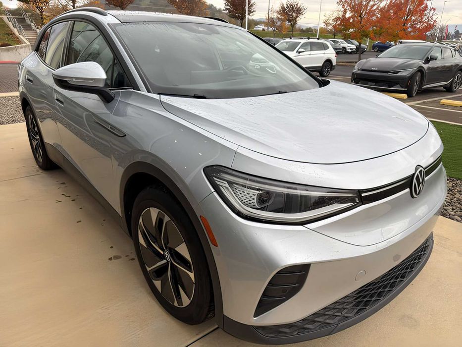 Volkswagen ID.4      2021