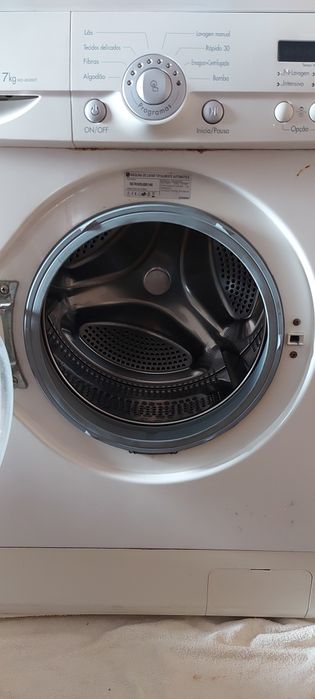 Máquina de lavar e máquina de secar roupa