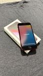 Apple iPhone SE 2022 64GB (model A2783) Product Red, bateria 85%