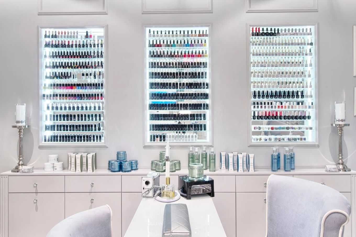 Odstąpię Salon Stylizacji Paznokci - 17 lat na rynku z bazą klientek