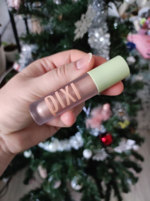 Cień do powiek w płynie