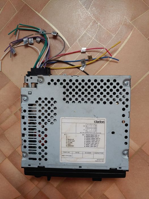 Продам автомагнитолу Clarion