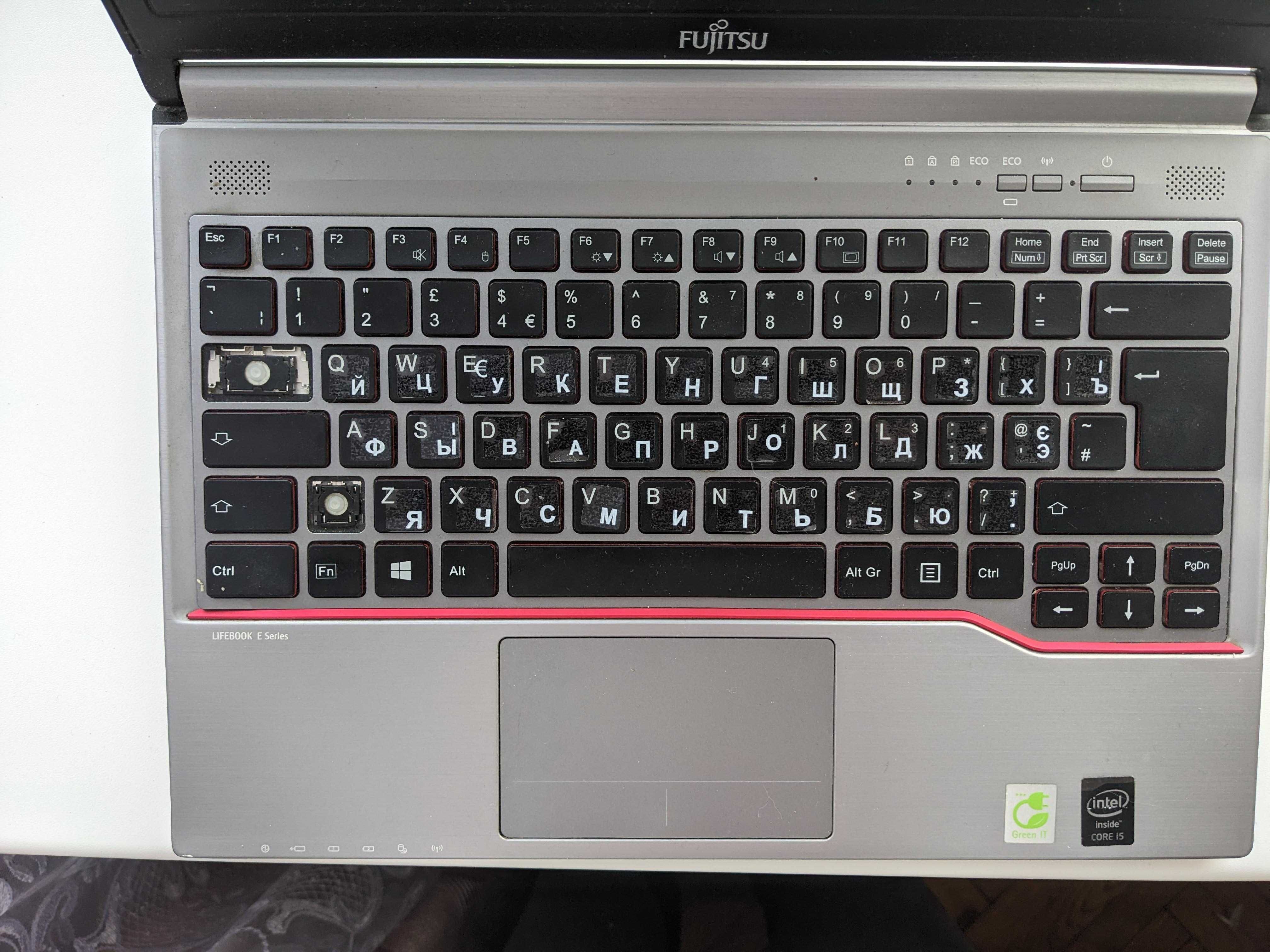 Ноутбук Fujitsu Lifebook E734