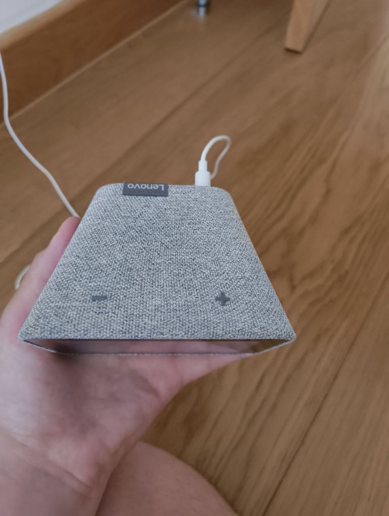 *COMO NOVO* Lenovo smart Clock na caixa com tudo