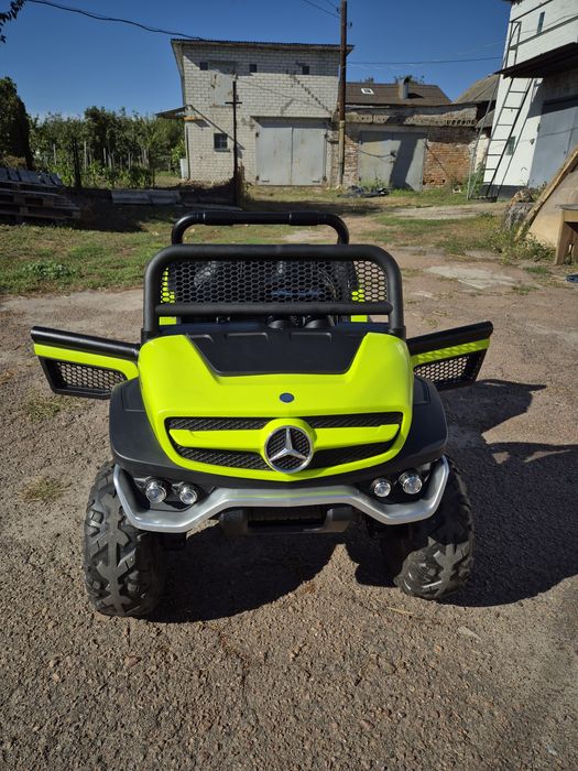 Дитячий електромобіль Mersedes Unimog