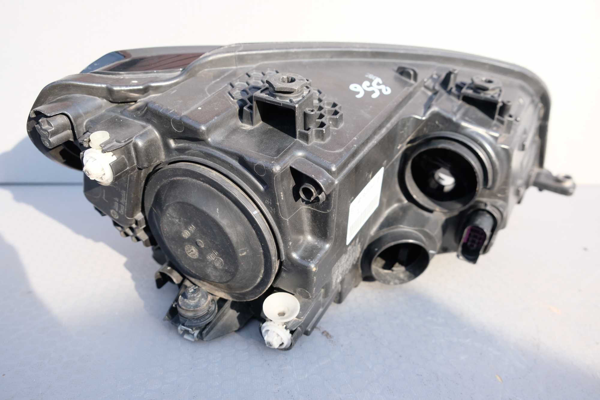 Lampa lewy przód Vw Caddy III llift 2k1