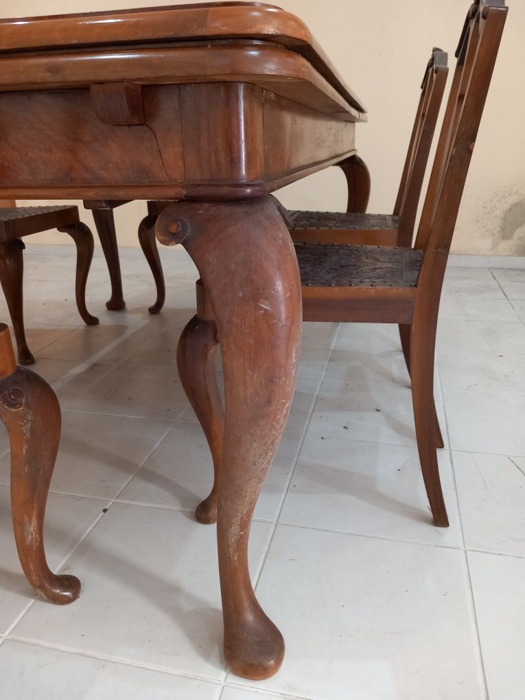 Mesa de  jantar.