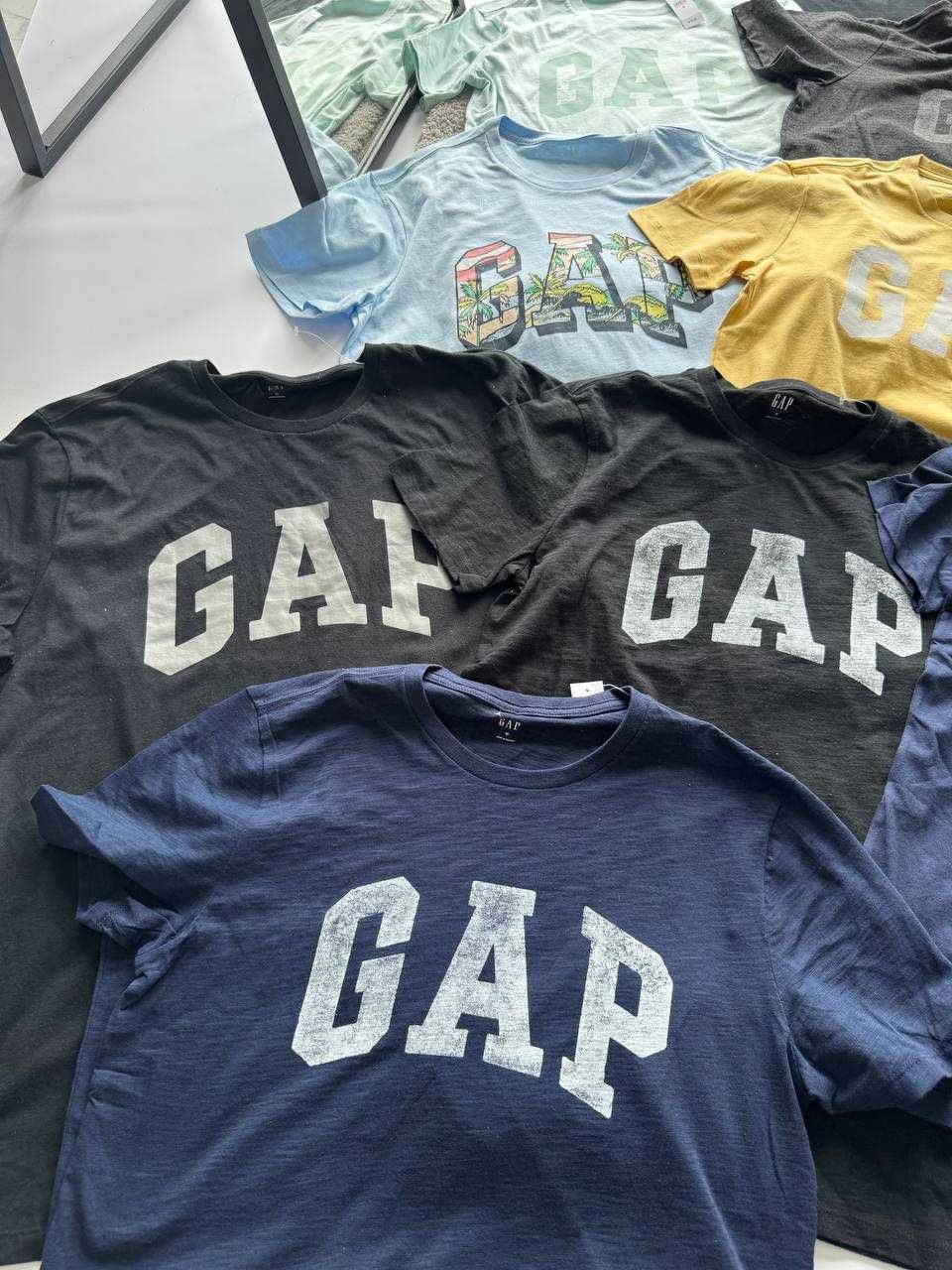 Оригінальні футболки Gap