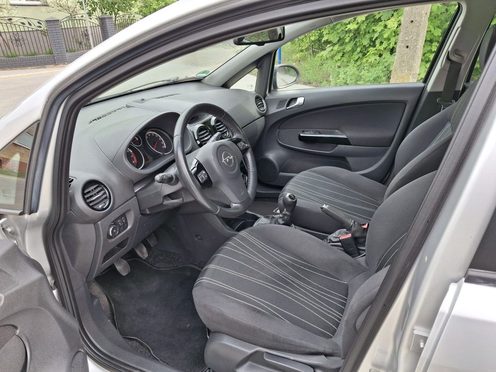 Opel Corsa D, 1.4 benzyna , manual