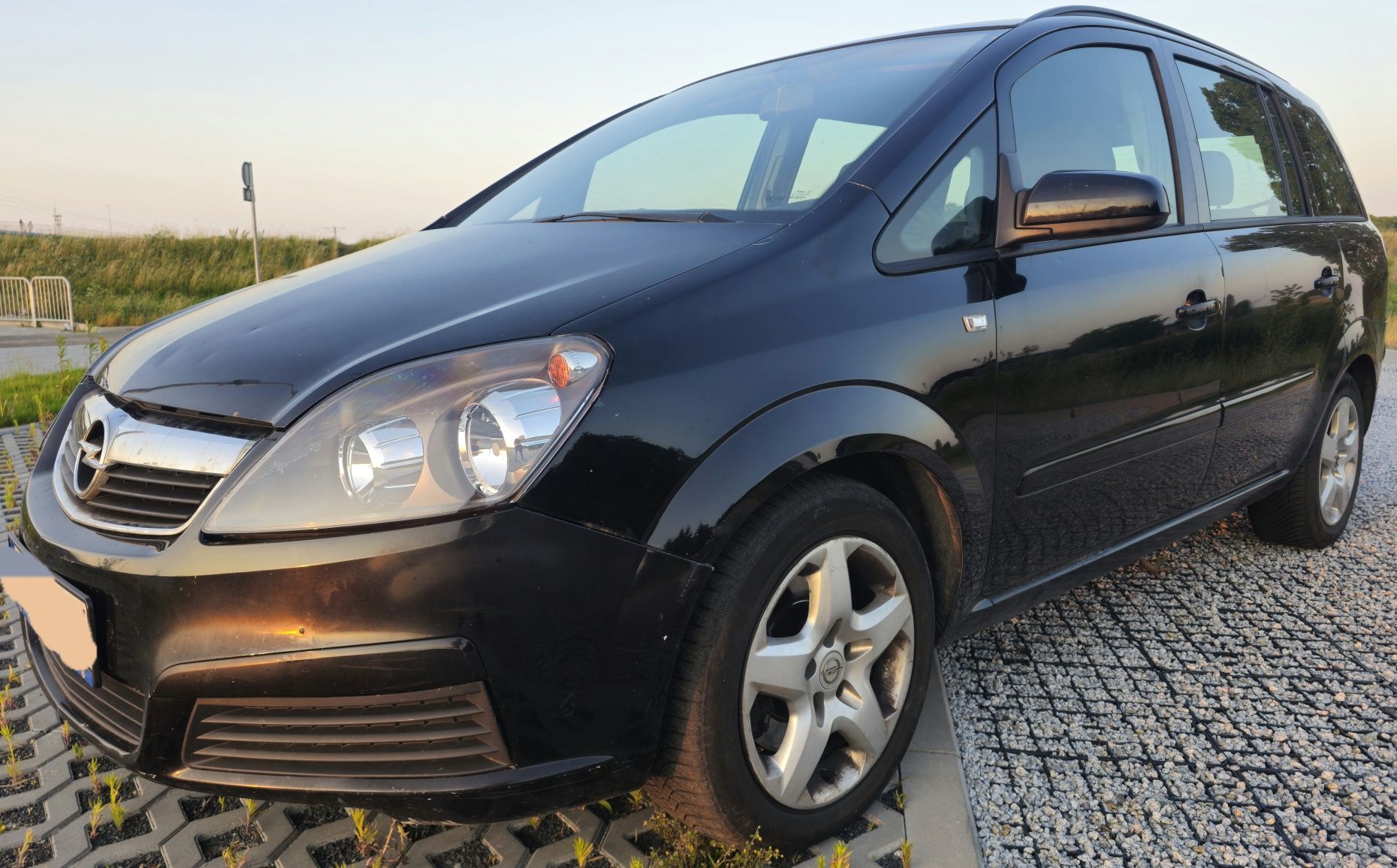 Opel Zafira B 1.9cdti 7osob Tanio Jeździ Uszkodzone Turbo Okazja
