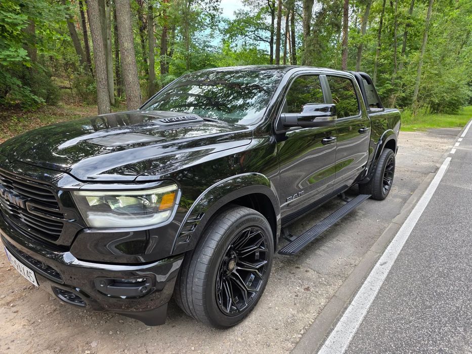RAM 1500 RAM Generacja V - bogata wersja i dużo stylistycznych dodatków