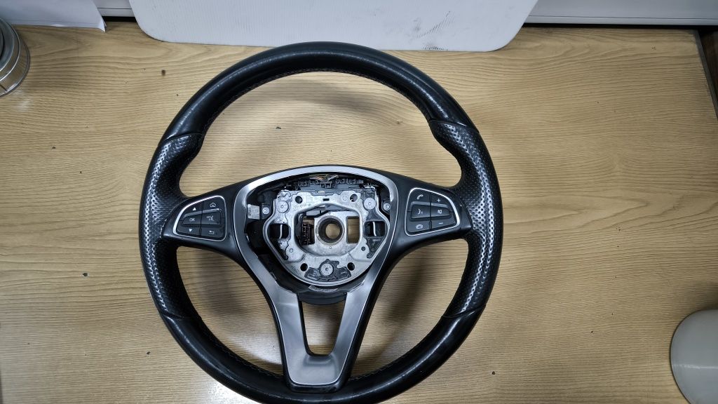 Volante em pele de Mercedes C220, W 205